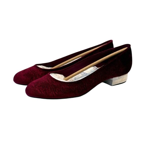 Isaac Mizrahi Women's Embossed Velvet Pearl Heeled Ballet Flat Wine Size 9.5 NIB - Picture 8 of 8